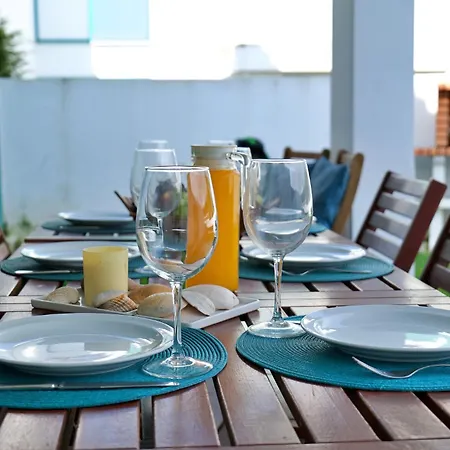 Village By The Sea ألفور