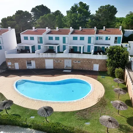 Village By The Sea * 阿尔沃尔