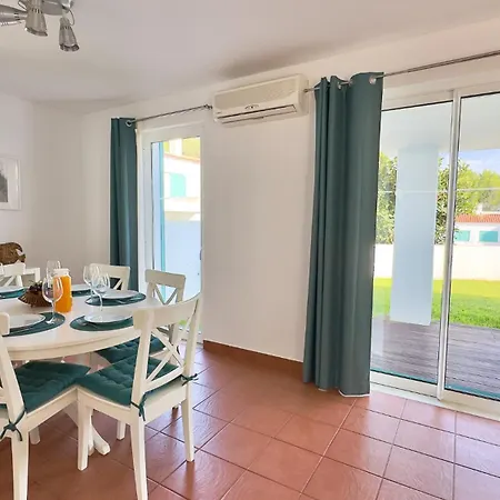 Village By The Sea 假日公园 *