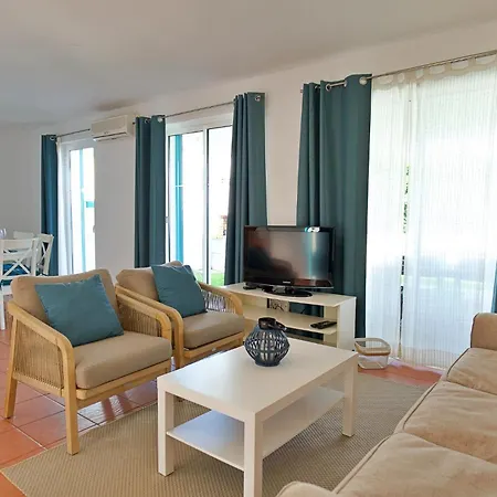 Village By The Sea ألفور