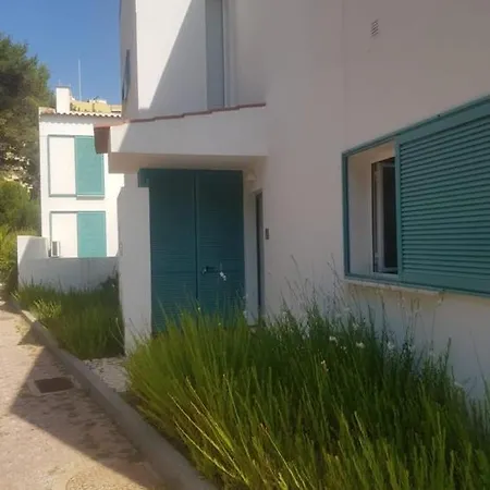 Village By The Sea * Алвор