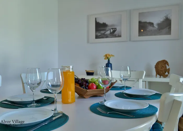 Village By The Sea منتزه العطل *