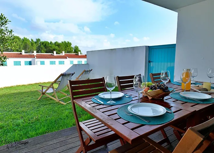 منتزه العطل Village By The Sea